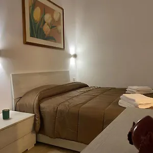 https://a-casa-di-frida.lecce-hotels.com