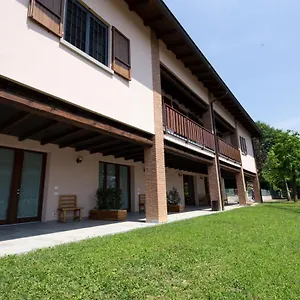  לינה וארוחת בוקר B&b” La Tezza”